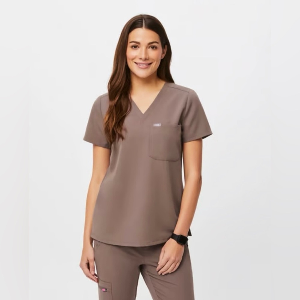 FIGS Women's Catarina One Pocket Scrub Top - Smokey Taupe